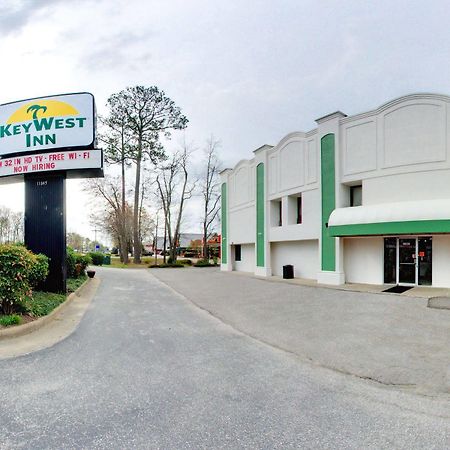 Key West Inn - Ньюпорт-Ньюс Экстерьер фото