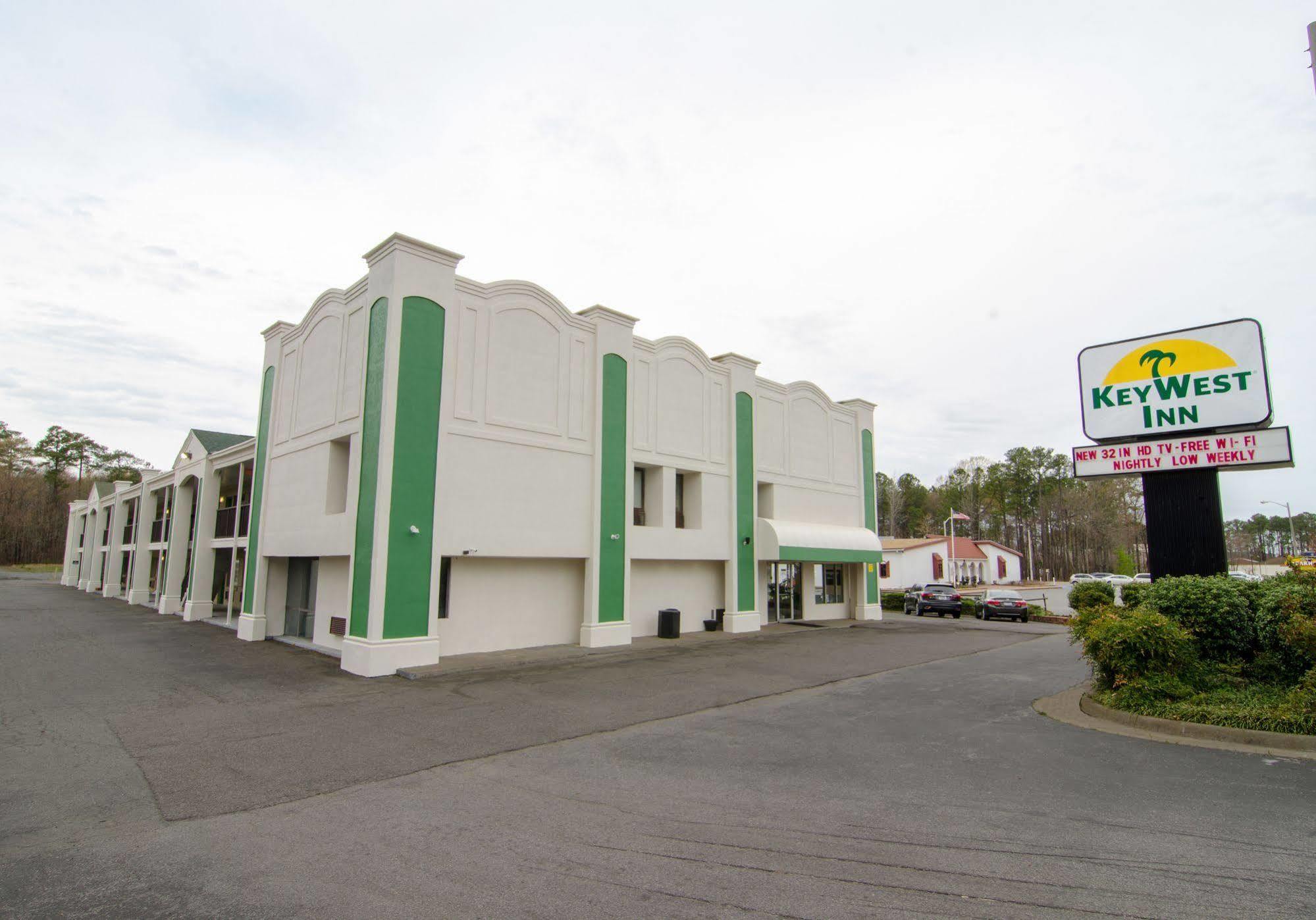 Key West Inn - Ньюпорт-Ньюс Экстерьер фото